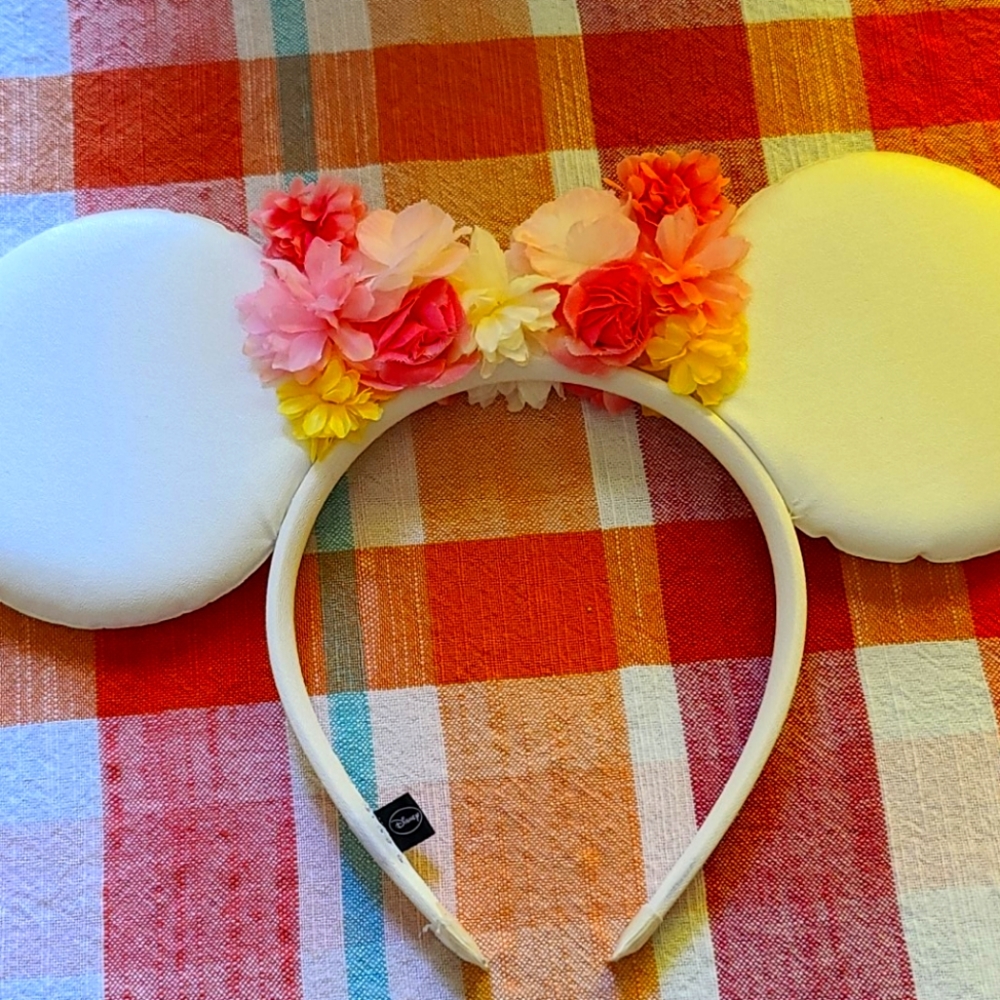 Minnie mouse ears